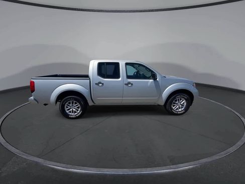 Used 2014 Nissan Frontier SV RWD image 9
