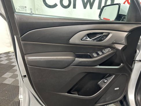 Used 2019 Chevrolet Traverse RS w/ LPO, Floor Liner Package AWD/4WD image 22