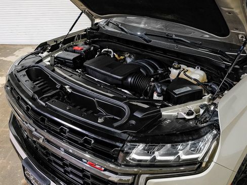 Used 2021 Chevrolet Suburban Z71 AWD/4WD image 45
