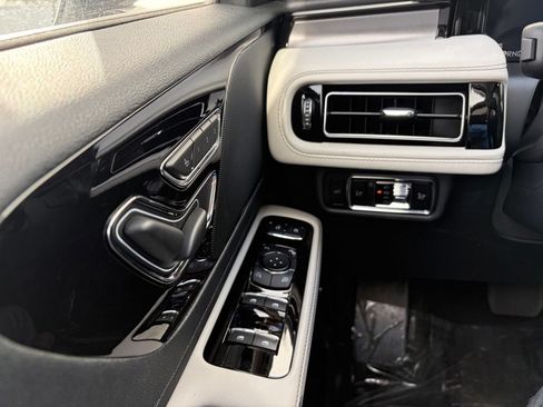 New 2026 Lincoln Aviator AWD image 29