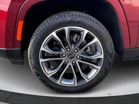 Used 2024 Jeep Grand Wagoneer Series III w/ HD Trailer Tow Package image 36