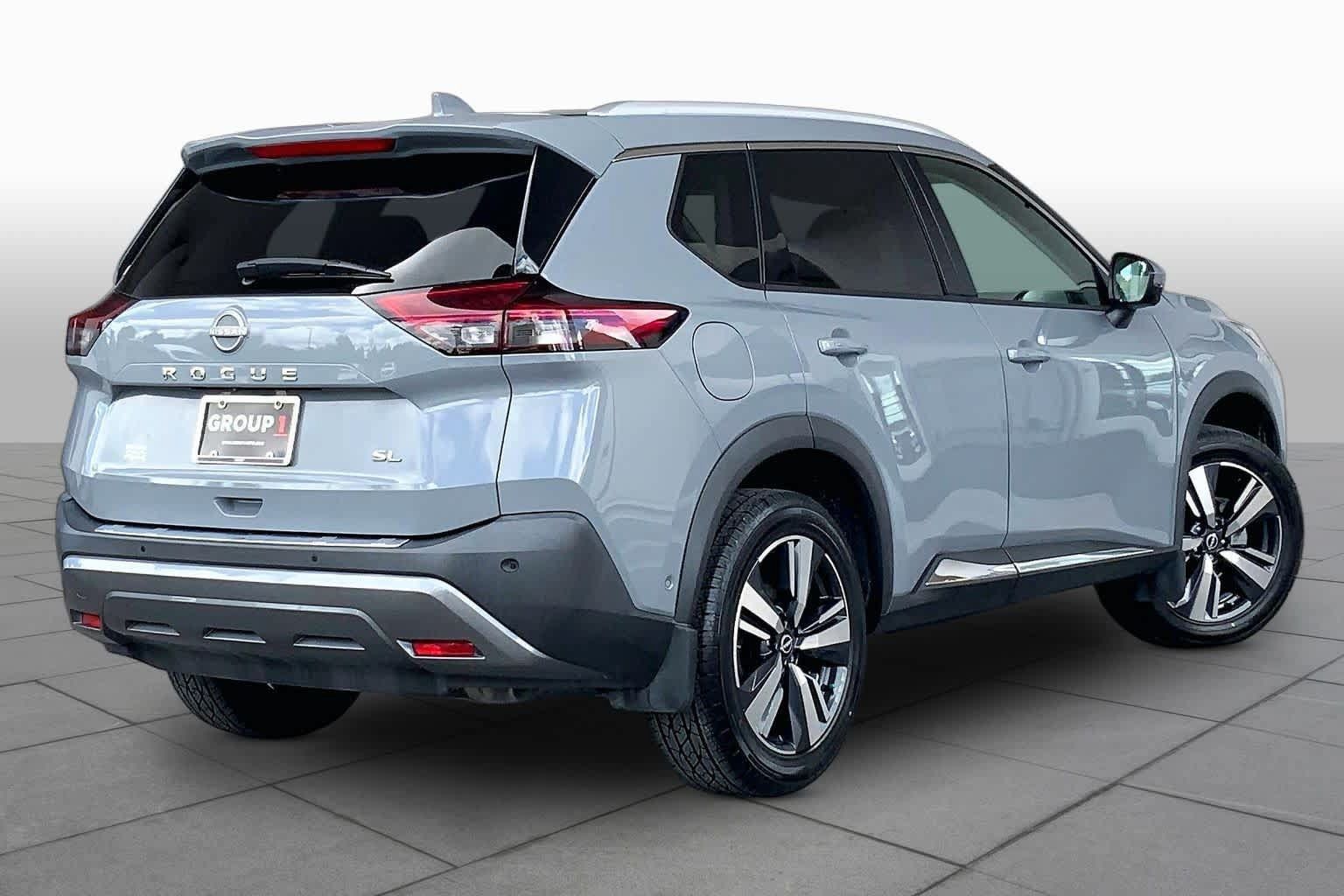 Used 2023 Nissan Rogue SL w/ SL Premium Package FWD image 13
