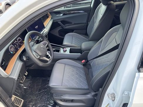 New 2026 Volkswagen Tiguan SEL R-Line image 5