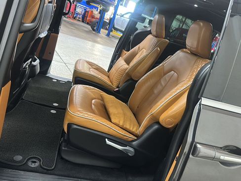 Used 2021 Chrysler Pacifica Pinnacle AWD/4WD image 29