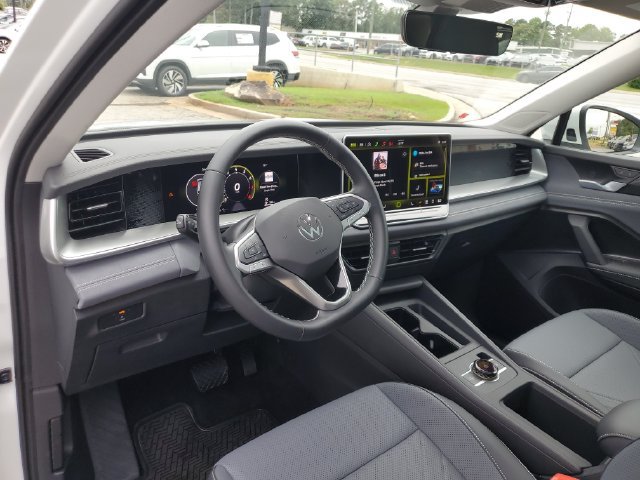 Certified 2026 Volkswagen Tiguan SE FWD image 24