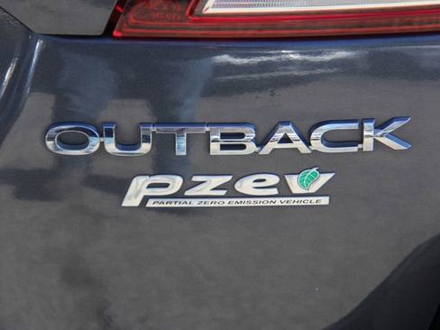 Used 2017 Subaru Outback 2.5i Premium image 9