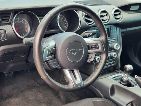 Used 2016 Ford Mustang Coupe RWD image 23