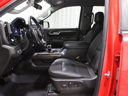 Used 2022 Chevrolet Silverado 1500 RST image 3