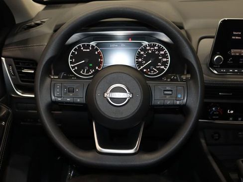 Used 2024 Nissan Rogue SV image 23