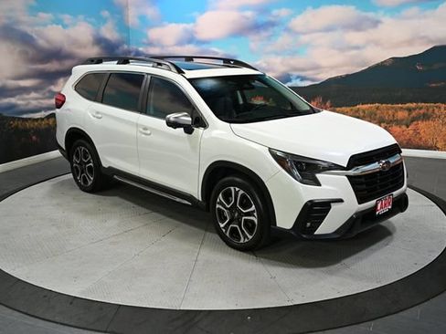 Used 2023 Subaru Ascent Limited w/ Technology Package AWD/4WD image 2