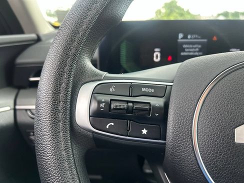 Certified 2025 Kia K5 LXS FWD image 17
