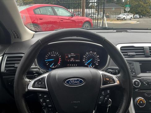 Used 2015 Ford Fusion SE w/ Equipment Group 201A AWD/4WD image 13