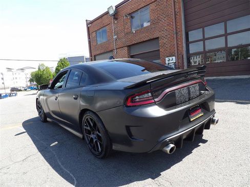 Used 2018 Dodge Charger R/T w/ Beats Audio Group RWD image 3