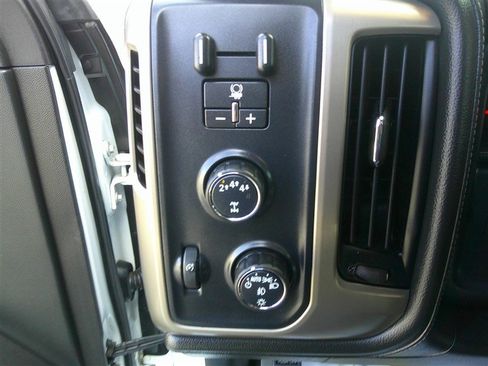 Used 2018 GMC Sierra 3500 Denali w/ Duramax Plus Package image 11