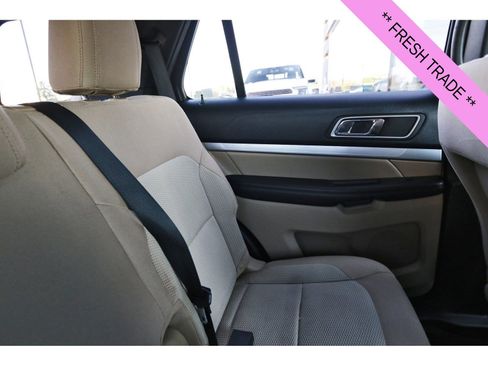 Used 2017 Ford Explorer XLT w/ Equipment Group 201A image 14