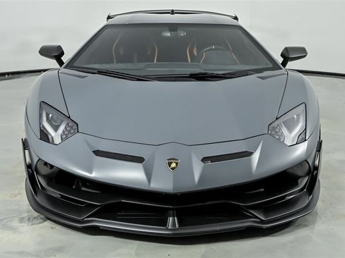 Used 2019 Lamborghini Aventador SVJ AWD/4WD image 5