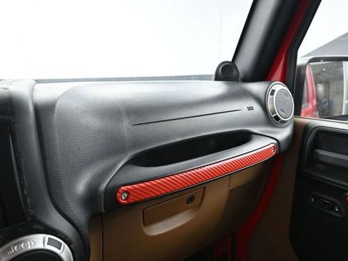 Used 2011 Jeep Wrangler Unlimited Sahara w/ Dual Top Group image 18