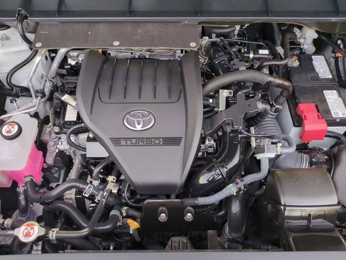 Used 2024 Toyota Highlander XLE image 15