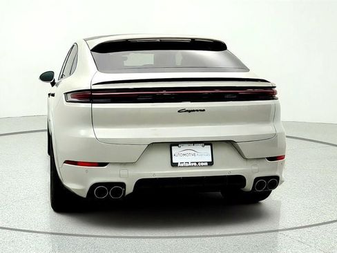 Used 2025 Porsche Cayenne E-Hybrid Coupe AWD/4WD image 6