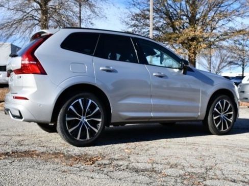 Used 2025 Volvo XC60 B5 Plus image 7