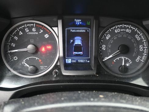 Used 2021 Toyota Tacoma TRD Sport image 7