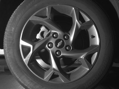 Used 2025 Chevrolet Trax LT w/ LT Convenience Package FWD image 15