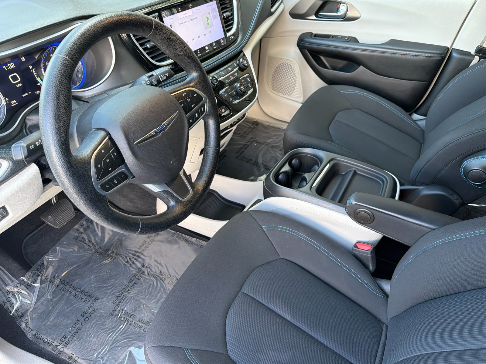 Used 2021 Chrysler Pacifica Touring FWD image 10