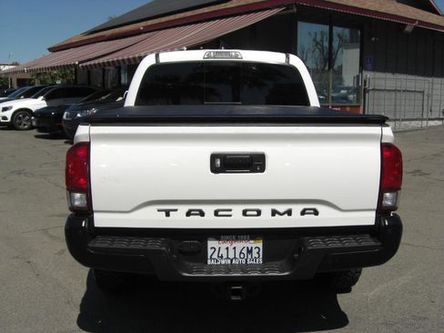 Used 2022 Toyota Tacoma SR5 image 14