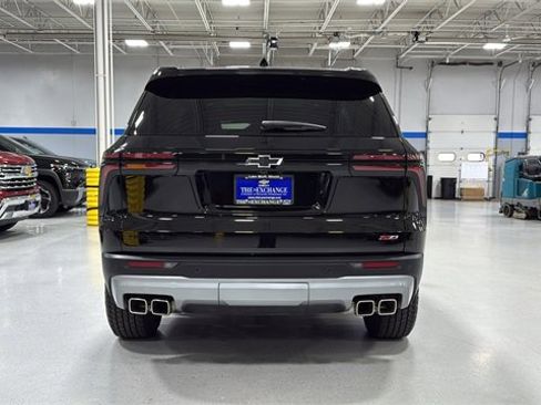 Used 2024 Chevrolet Traverse Z71 image 5