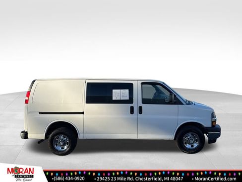Used 2018 Chevrolet Express 2500 w/ Driver Convenience Package image 6