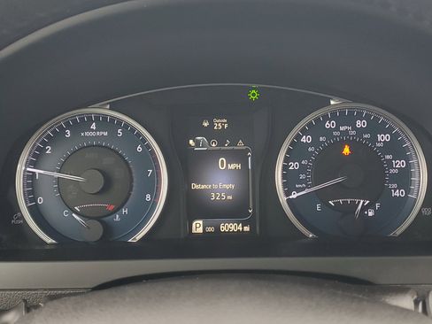 Used 2015 Toyota Camry XLE image 22