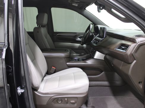 Used 2024 Chevrolet Suburban Z71 w/ Luxury Package image 33