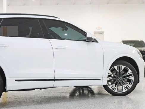 Used 2025 Audi Q8 Premium Plus AWD/4WD image 11