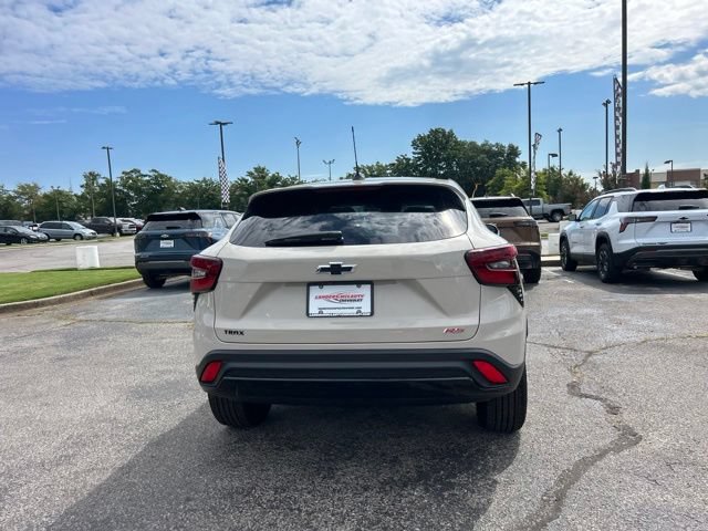 New 2026 Chevrolet Trax RS w/ Sunroof Package FWD image 4