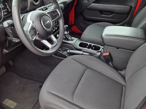 Used 2023 Jeep Gladiator Overland image 17