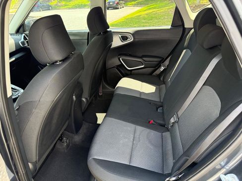 Used 2020 Kia Soul LX FWD image 12
