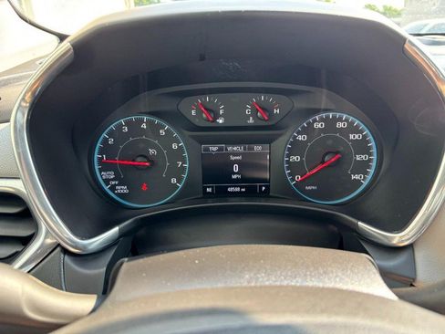 Used 2019 Chevrolet Equinox LS FWD image 23
