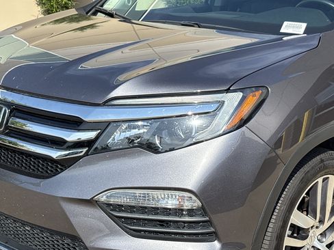 Used 2017 Honda Pilot Elite image 6