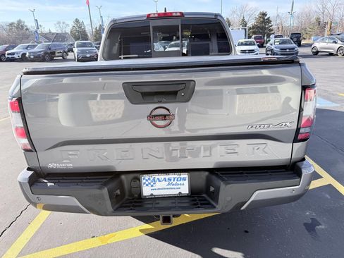 Used 2022 Nissan Frontier PRO-4X image 6