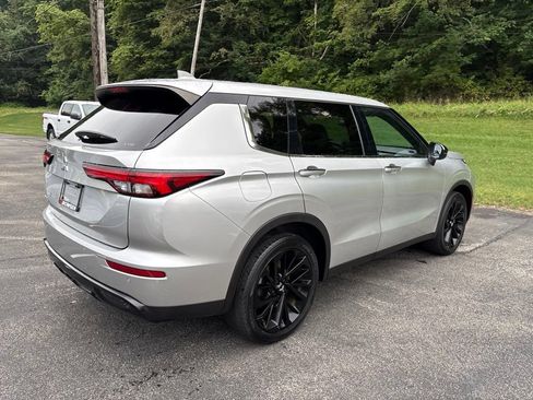 Used 2022 Mitsubishi Outlander SE AWD/4WD image 5