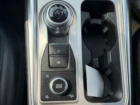 Used 2020 Ford Explorer XLT w/ Equipment Group 202A AWD/4WD image 30