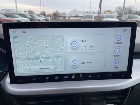 Used 2024 Ford Escape Platinum image 18