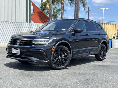 Used 2022 Volkswagen Tiguan SE R-Line AWD/4WD image 2
