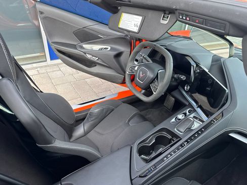 Used 2021 Chevrolet Corvette Stingray Coupe w/ Z51 Performance Package RWD image 13