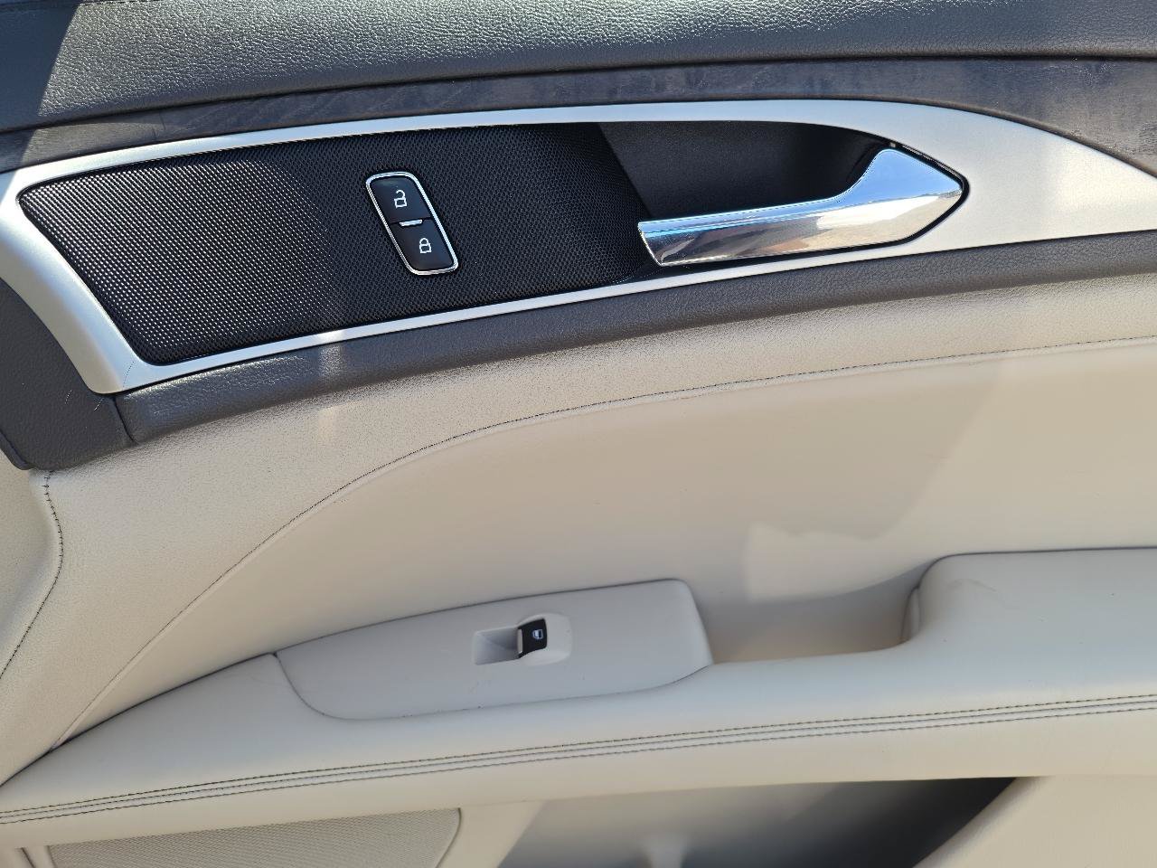 Used 2018 Lincoln MKZ Select w/ Select Plus Package AWD/4WD image 21