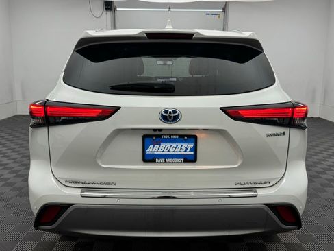 Used 2021 Toyota Highlander Platinum image 11