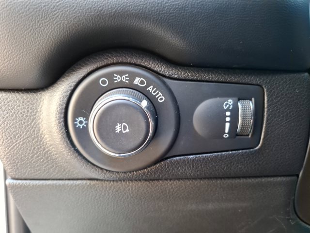 Used 2021 Dodge Durango R/T w/ Blacktop Package RWD image 18