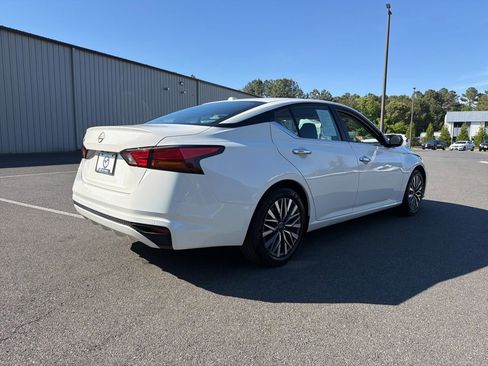 Used 2025 Nissan Altima 2.5 SV FWD image 5