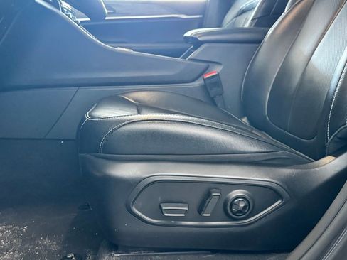 Certified 2024 Jeep Grand Cherokee L Limited w/ Luxury Tech Group II image 8