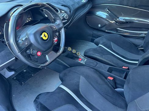 Used 2020 Ferrari 488 Pista Coupe RWD image 4